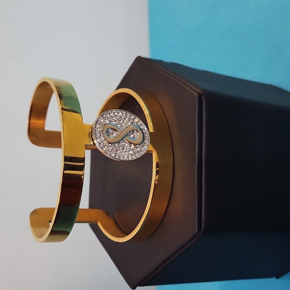 Gemm Gold Bangle - Picture 3 of 11